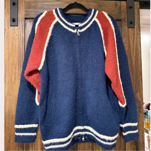 The CAMPUS SWEATER CARDIGAN JACKET! Zip closure, pockets! New L - Picture 1 of 3